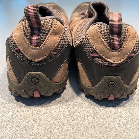 Women’s Hi-Tec “V-Lite” Carmel W Hiking Shies - Picture 2 of 5